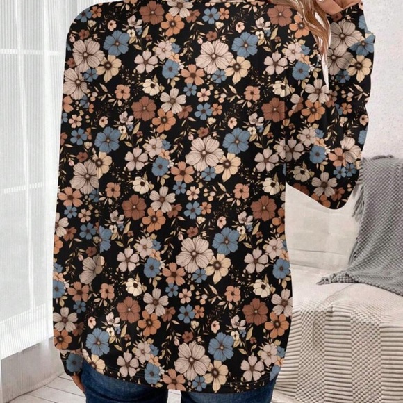 Floral Long Sleeve Top - Picture 2 of 4